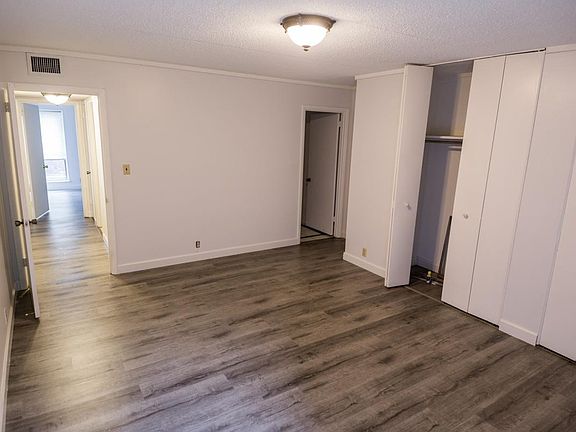 4th image of 175 Berlin Dr