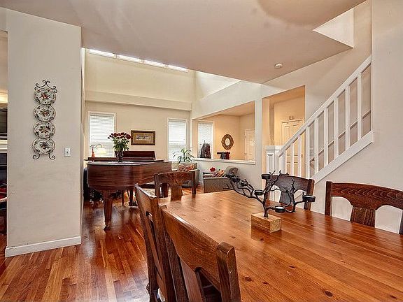 3rd image of 9832 229th Ln NE