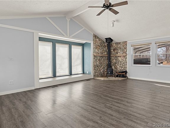 4th image of 862 Malibu Rd