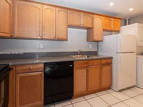 3rd image of 13998 SW 90th Ave #205