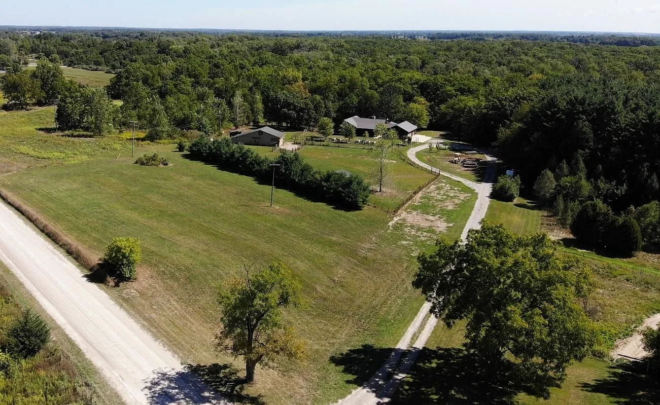 13591 Macon Rd photo 1