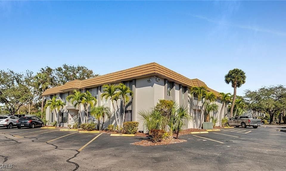 1st image of 1830 Maravilla Ave APT 709