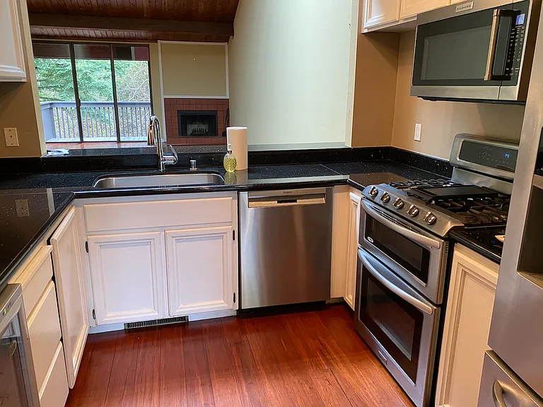 2345 Ticonderoga Dr — Photo 3