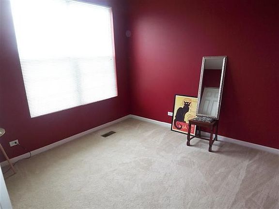 5th image of 989 Ellsworth Dr