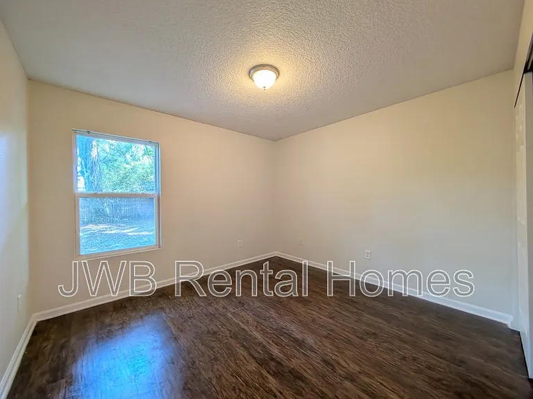 5539 Windermere Dr — Photo 9