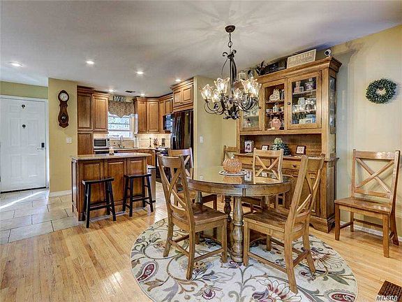 5th image of 213 Alicia Dr