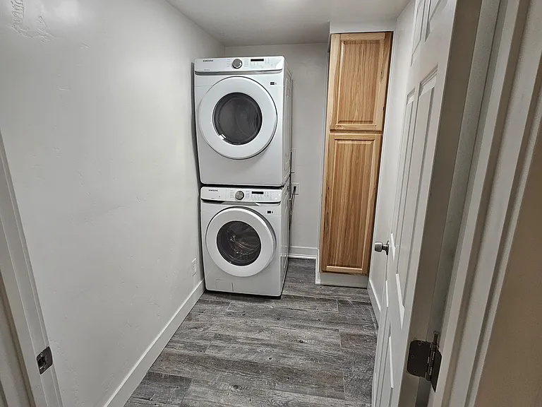 189 E 7615 S — Photo 24
