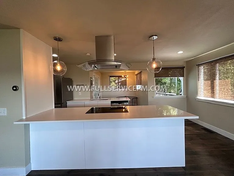 7412 Military Rd S — Photo 8