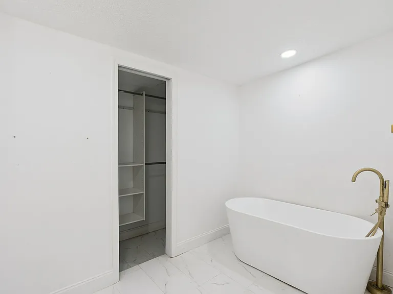 6346 Bennett Ct — Photo 32