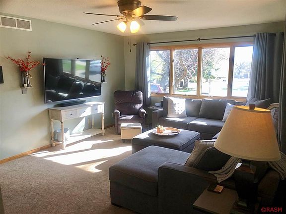 4th image of 523 Highland Ct