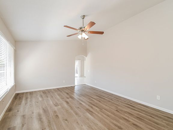 3rd image of 5523 E Fairfield St