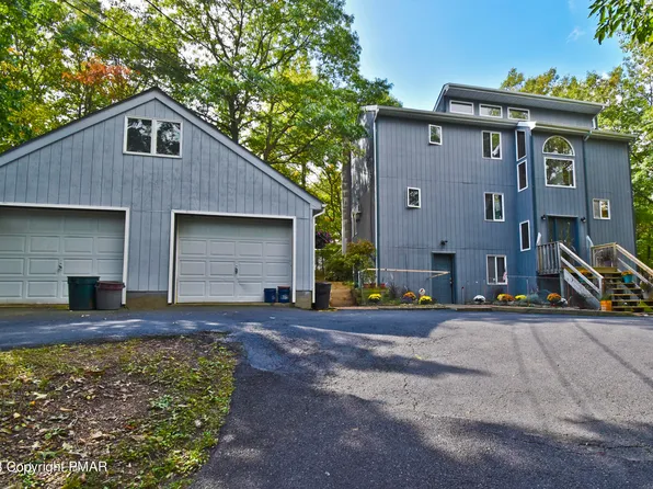 1456 N Rocky Mountain Dr, Effort, PA 18330