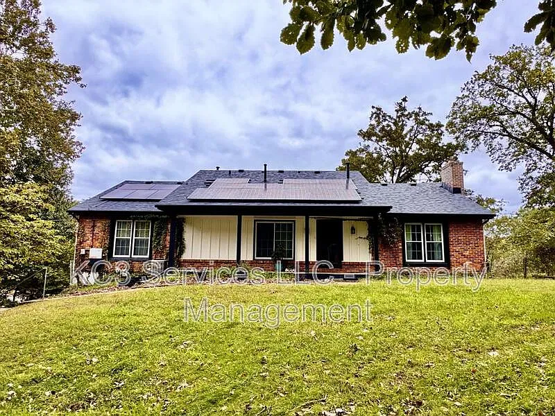 5 bed, 5.0 bath, 2990 sqft, $3,775 — Photo 3