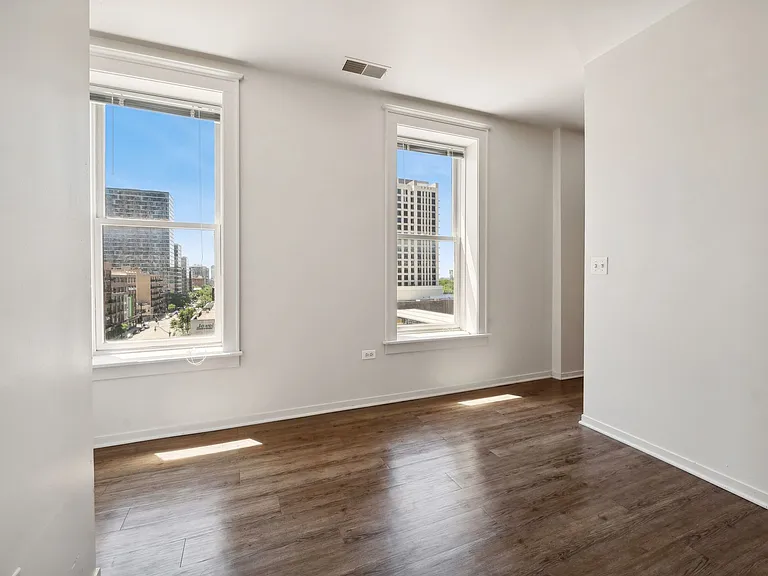 30 East Roosevelt — Photo 29