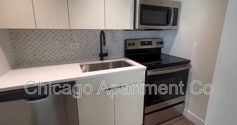 14 W Chestnut St — Photo 3