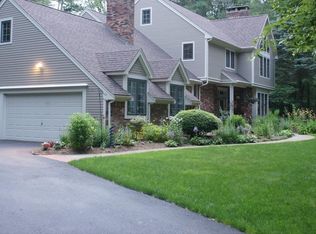 28 Deerfield Ter, Rochester, MA 02770