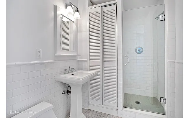 Rented by Douglas Elliman | media 27