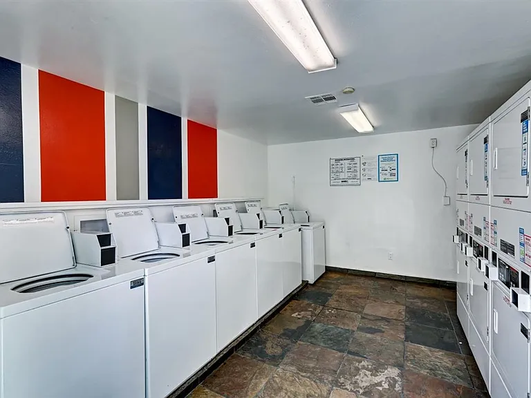 West Fifth Apartments — Photo 61