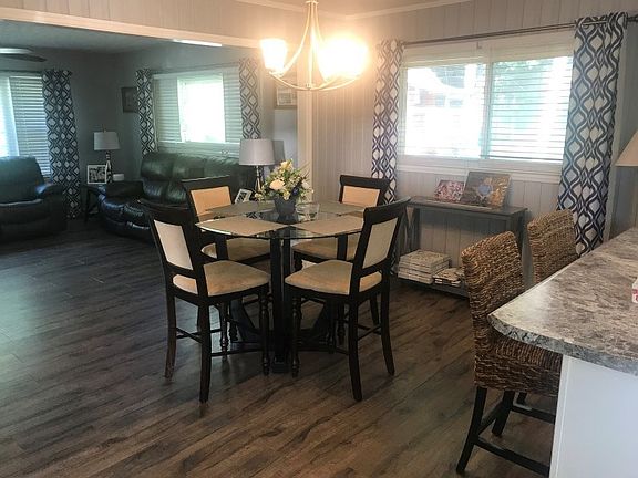 4th image of 312 King Dr