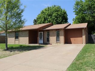 2319 Idlewood Dr, Arlington, TX 76014