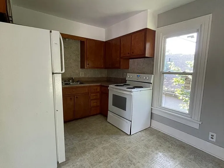 520 State St — Photo 7