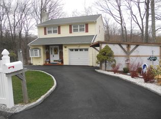 11 Corsica Rd, Hopatcong, NJ 07843