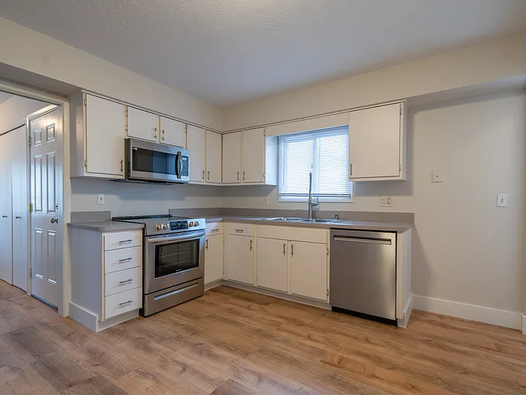 5970 Mayflower Ave — Photo 3