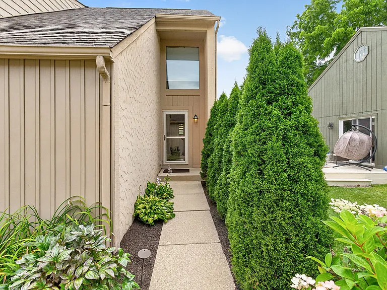 6372 Dummerston Ct — Photo 58