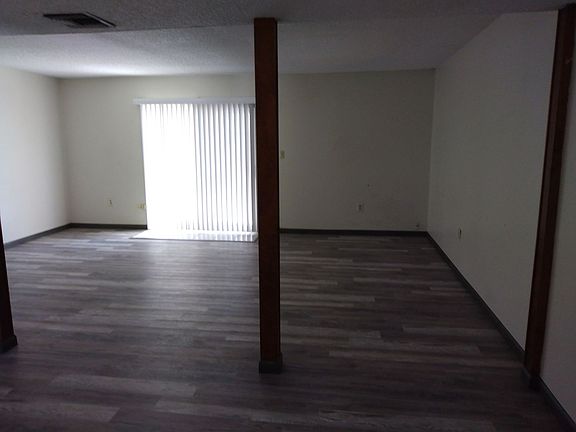 5th image of 973 Coachlight Ln