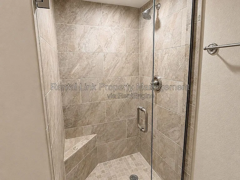 2264 Winkler Ave #202 — Photo 16