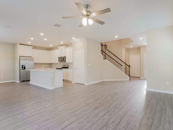 3rd image of 375 Fellbrook Dr