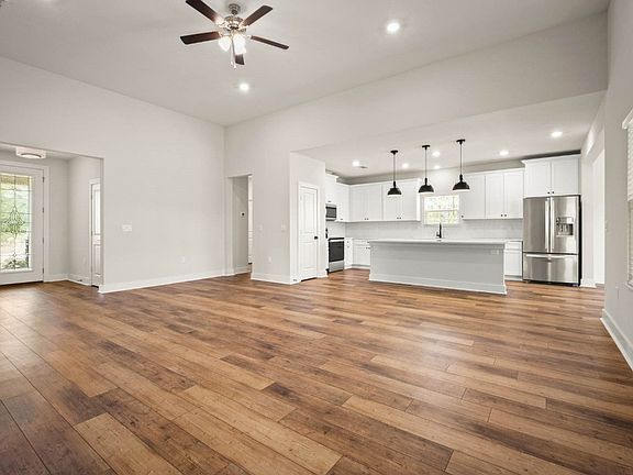 5th image of 36418 Pitch Ln