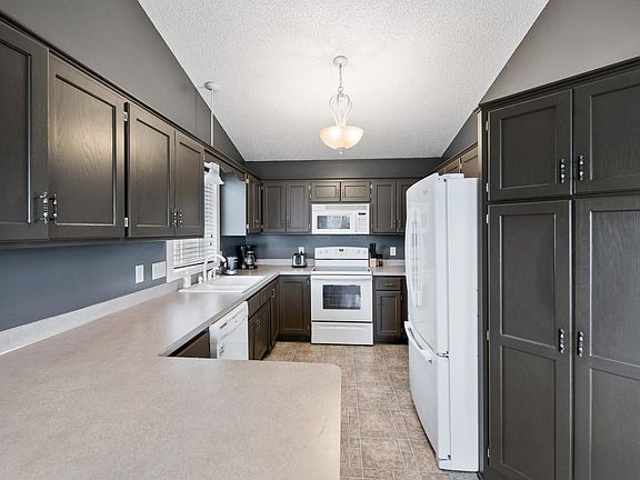 4th image of 1583 Plum Creek Dr SE