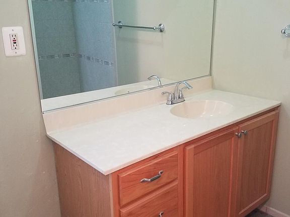 4th image of 412 N 41st St #2