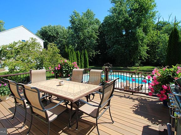 3rd image of 1407 Woodrose Manor Dr
