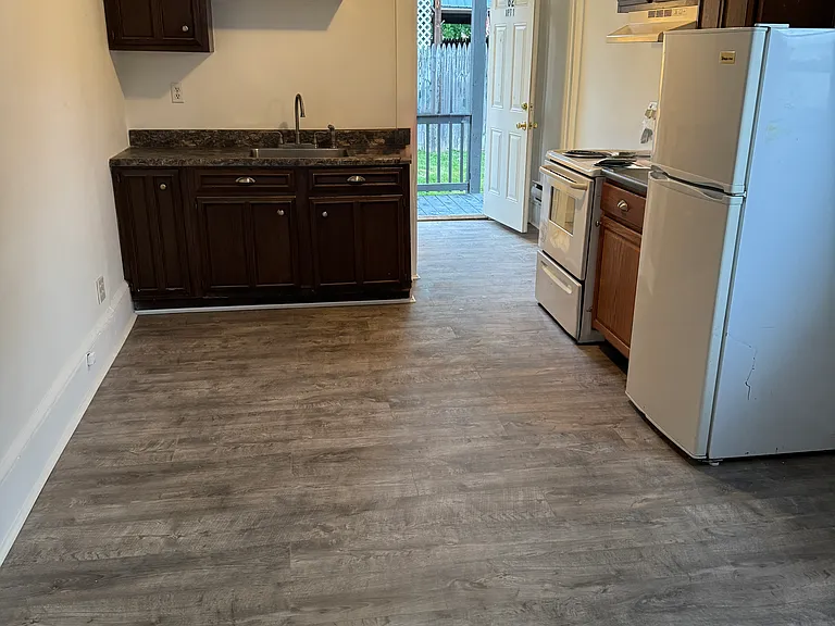 60-62 Lawrence St #1 — Photo 2