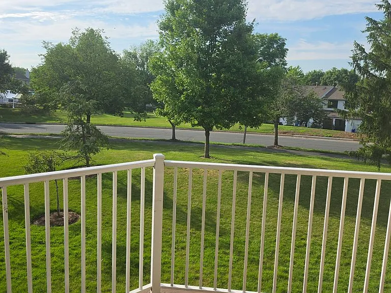 12 Amberly Ct — Photo 7
