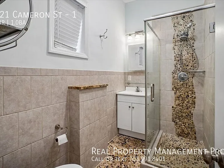 921 Cameron St #1 — Photo 16