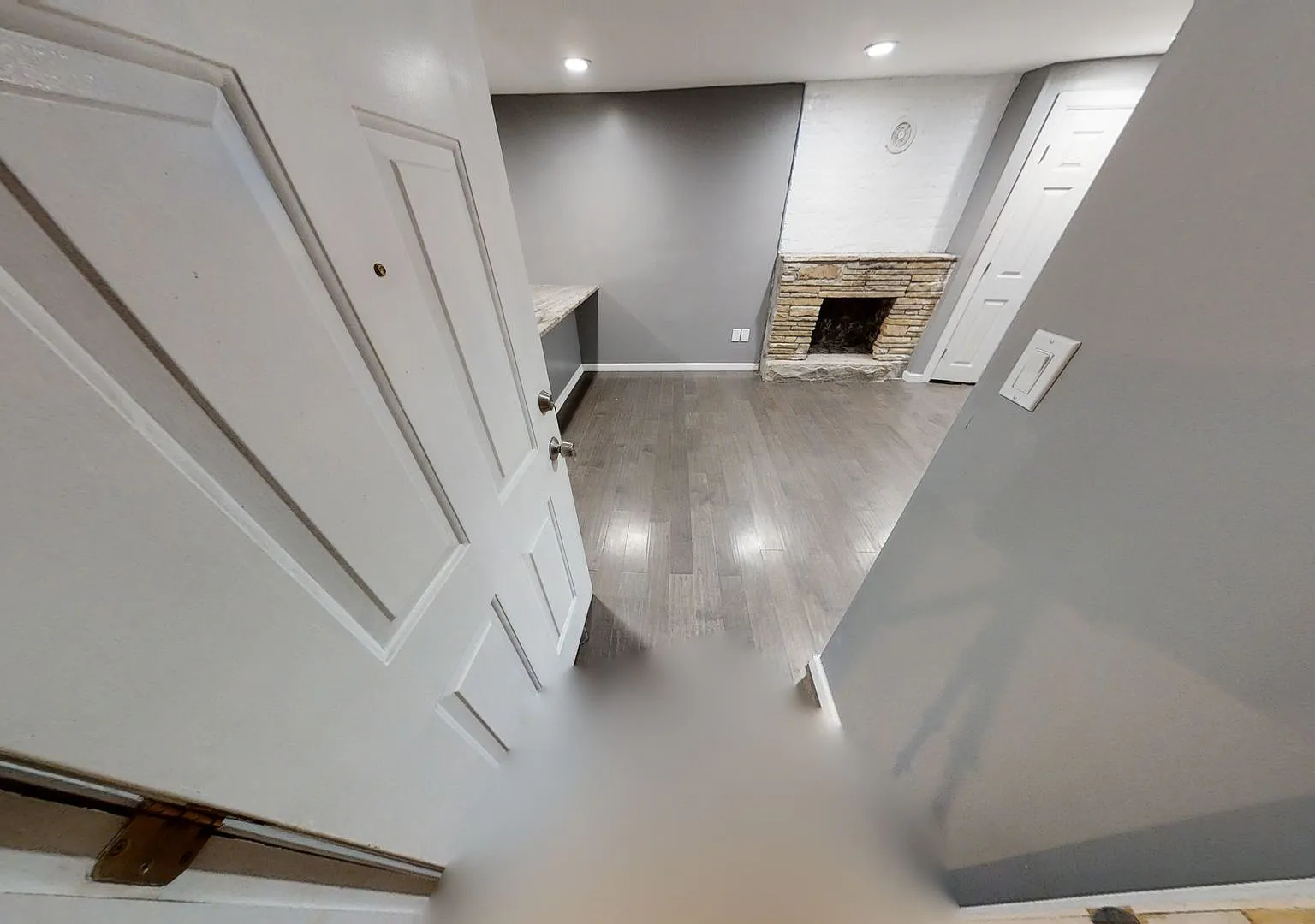 Newly Renovated 2,3,4 Bedroom apartments. Downtown Albany Off Campus student apartments. — Photo 3