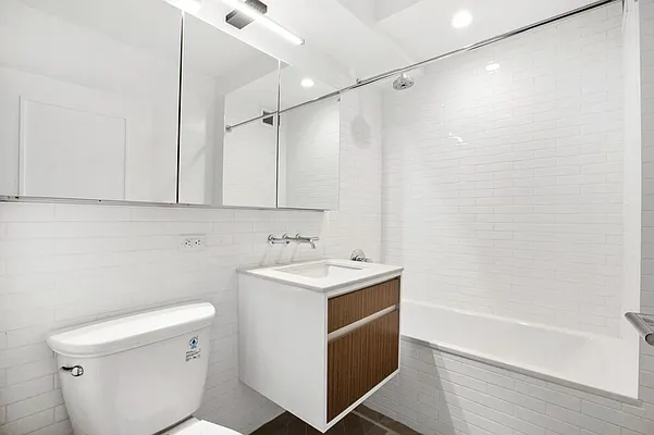 Rented by Greystar | media 23