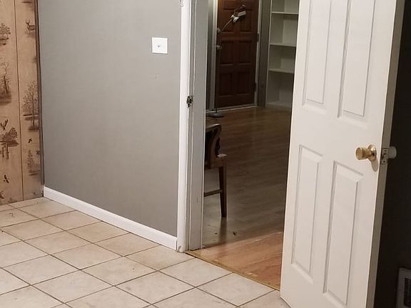 5th image of 10813 Newton Ave