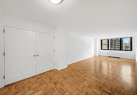 4th image of 330 W 58th St APT 12F