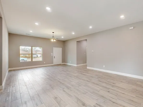 706 Poinsettia Dr, Lancaster, TX 75146