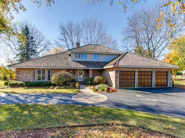 22945 W Lochanora Dr, Lake Zurich, IL 60047