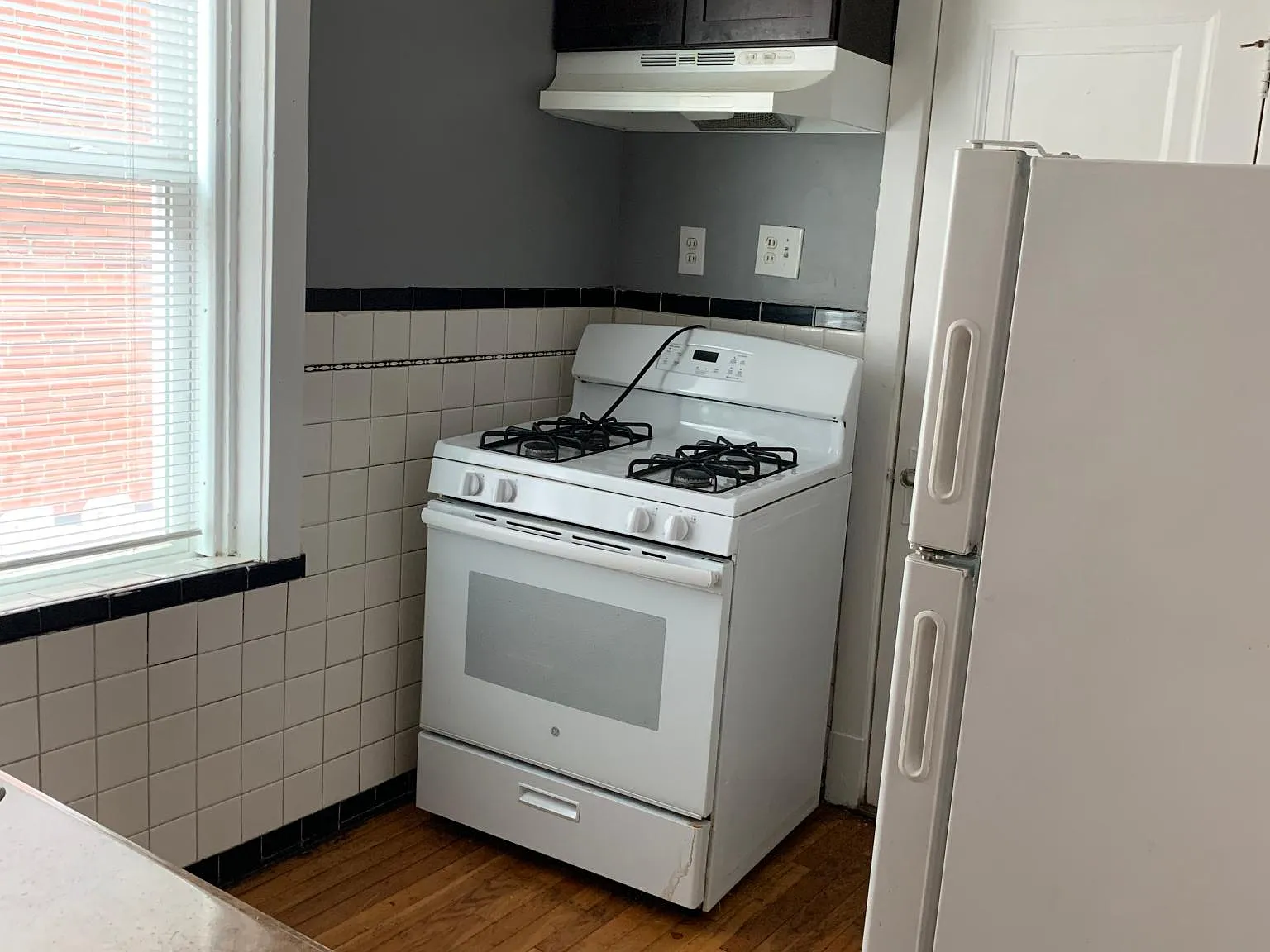2 bed, 900 sqft, $1,200 — Photo 2