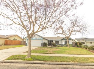 519 Blakeley Dr, Lemoore, CA 93245