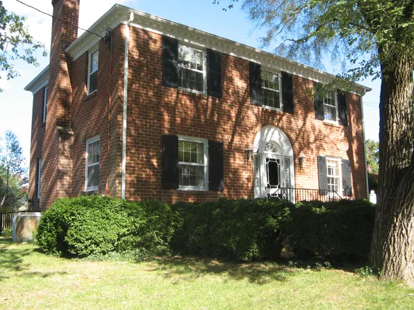 1101 Greenway Ct, Lynchburg, VA 24503