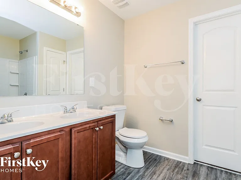 910 Park Rd — Photo 11