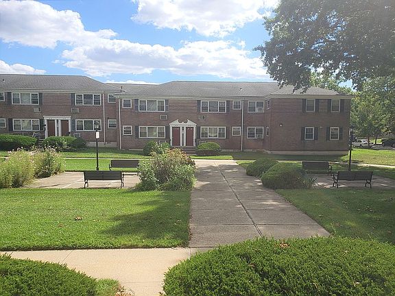 4th image of 67-27 152nd St #208B