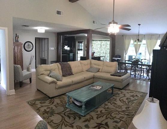 4th image of 1103 Broadmoor Blvd